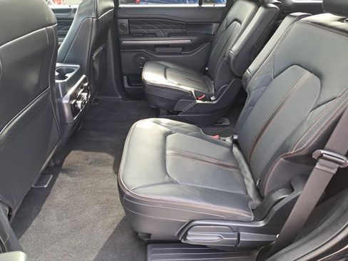 Certified 2022 Ford Expedition Platinum image 11