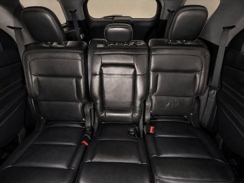 Used 2022 Ford Explorer XLT RWD image 13