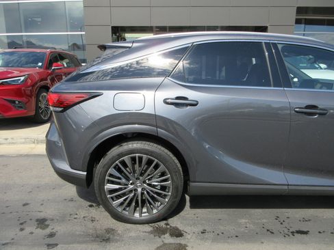 Used 2025 Lexus RX 450h AWD w/ Luxury Package image 10