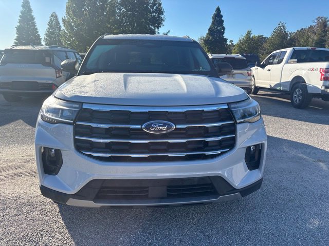 Used 2026 Ford Explorer Active w/ Active Comfort Package RWD image 2