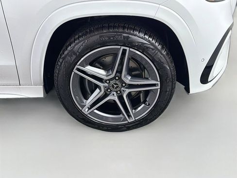 New 2026 Mercedes-Benz GLS 450 4MATIC image 36