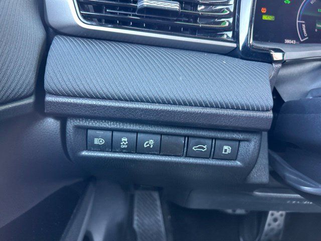 Used 2025 Toyota Camry SE FWD image 20