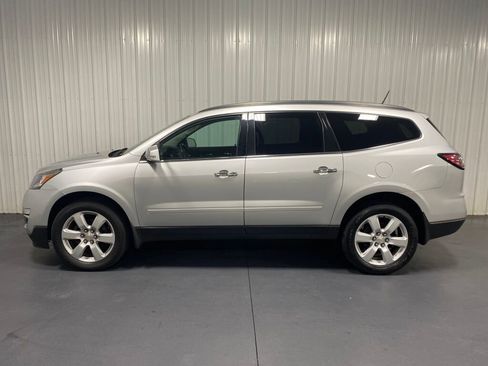 Used 2017 Chevrolet Traverse LT w/ Style and Technology Package image 17