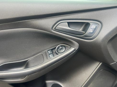 Used 2017 Ford Focus S FWD image 12