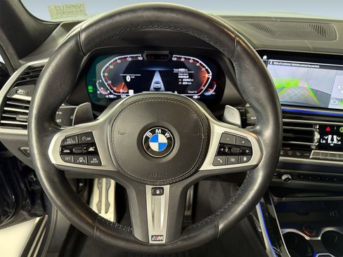 Used 2022 BMW X7 xDrive40i w/ M Sport Package AWD/4WD image 11