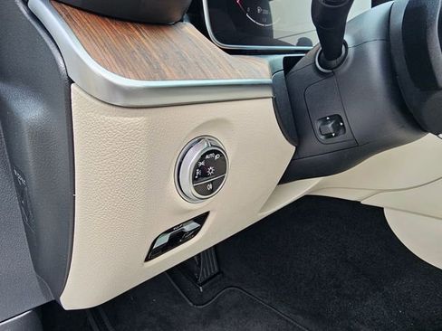 New 2025 Mercedes-Benz C 300 4MATIC Sedan image 19