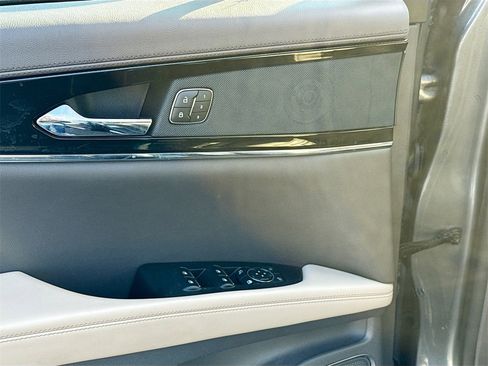 Used 2023 Lincoln Nautilus AWD image 15