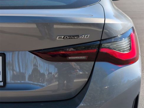 New 2026 BMW i4 eDrive40 image 24