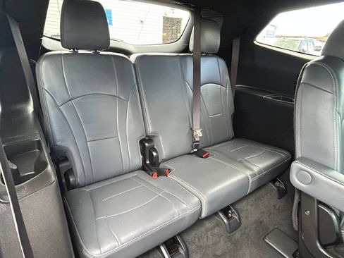 Used 2024 Buick Enclave Premium AWD/4WD image 33