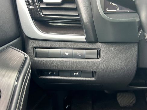 Used 2022 Nissan Rogue Platinum w/ Head-Up Display Package image 30