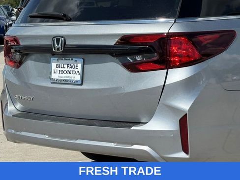 Certified 2025 Honda Odyssey EX-L image 8