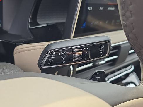 Certified 2023 Lincoln Corsair AWD w/ Equipment Group 101A image 15
