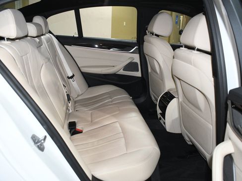 Used 2020 BMW 530i w/ Premium Package RWD image 48