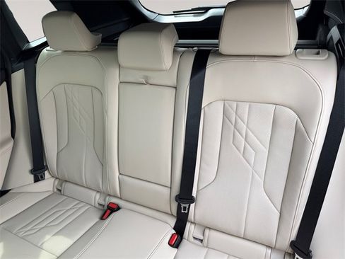 Used 2026 BMW X3 xDrive30 w/ Premium Package image 13