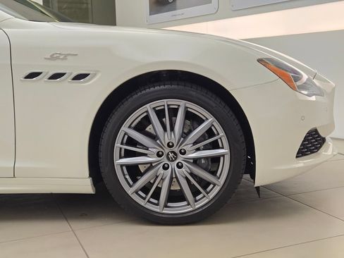 Used 2023 Maserati Quattroporte GT RWD image 9