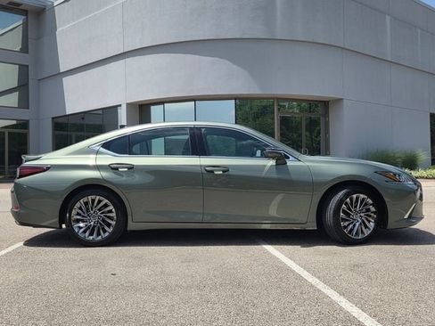 Used 2025 Lexus ES 350 w/ Accessory Package (Z1) FWD image 29