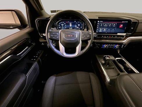 Used 2023 GMC Sierra 1500 Elevation w/ Preferred Package AWD/4WD image 5