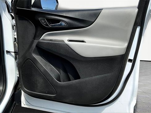 Used 2021 Chevrolet Equinox LT image 24