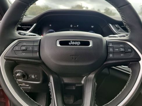 New 2026 Jeep Grand Cherokee L 4WD image 11