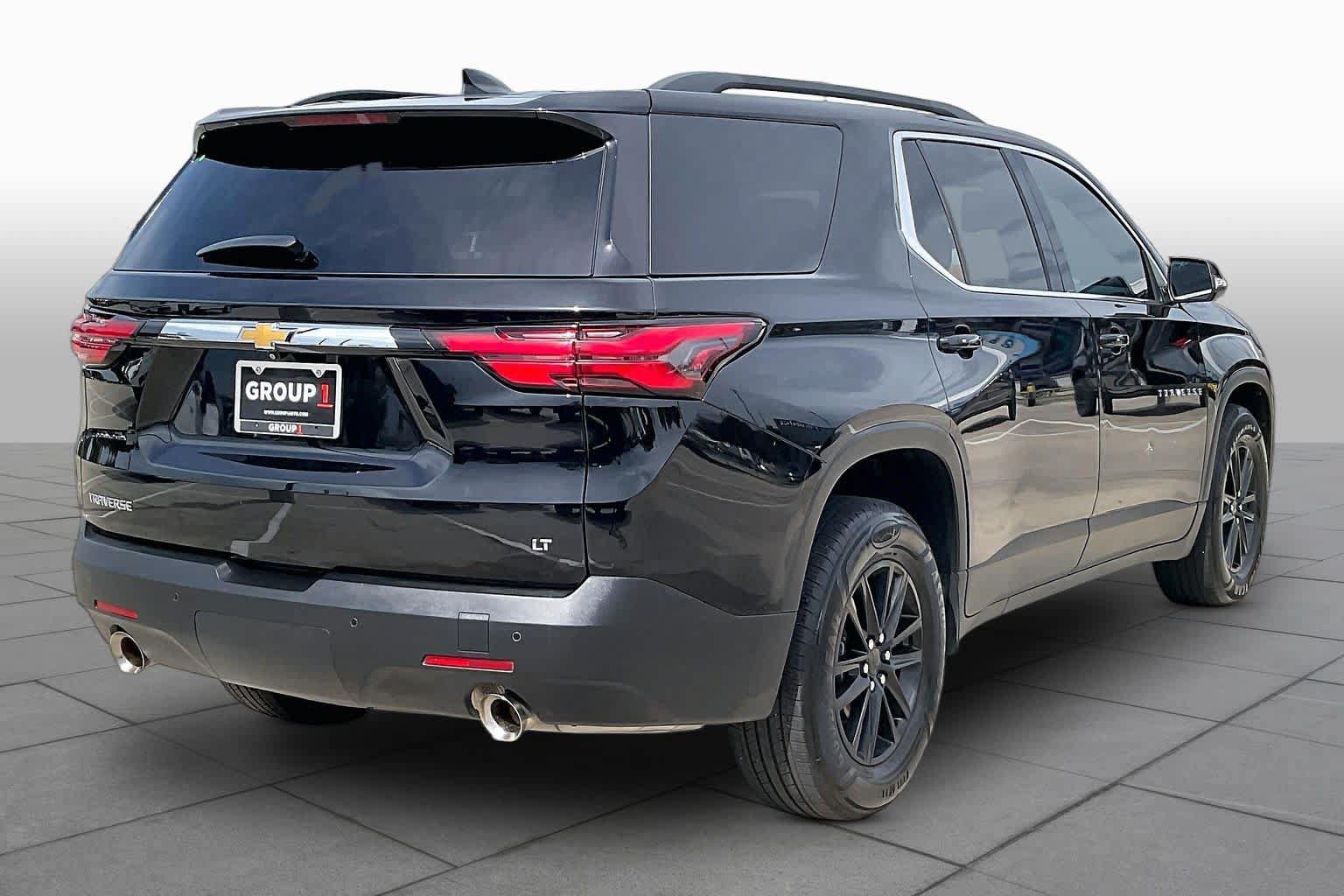 Used 2022 Chevrolet Traverse LT FWD image 11