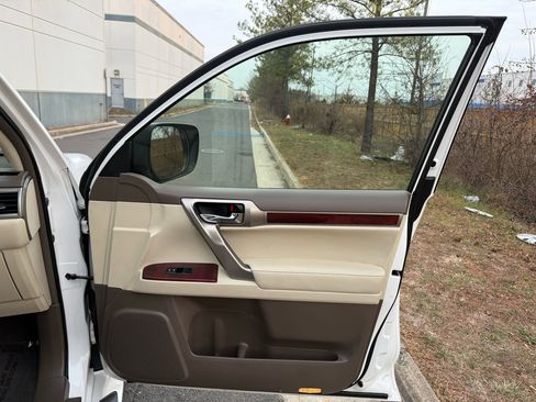 Used 2012 Lexus GX 460 image 25