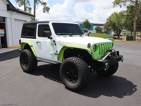 Used 2022 Jeep Wrangler Sport AWD/4WD image 2