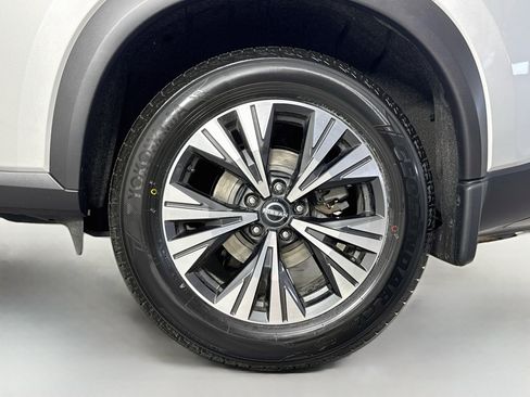 Used 2023 Nissan Rogue SV AWD/4WD image 30