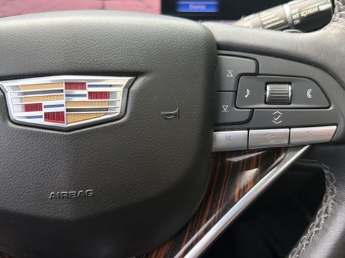 Used 2021 Cadillac Escalade ESV Premium Luxury AWD/4WD image 19