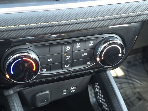 Used 2024 Chevrolet TrailBlazer ACTIV w/ Driver Confidence Package image 30