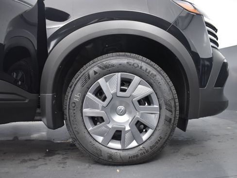 Used 2025 Nissan Kicks S AWD/4WD image 6