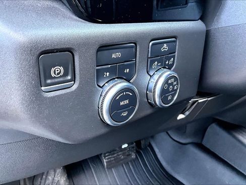 Used 2022 GMC Sierra 1500 Elevation image 32