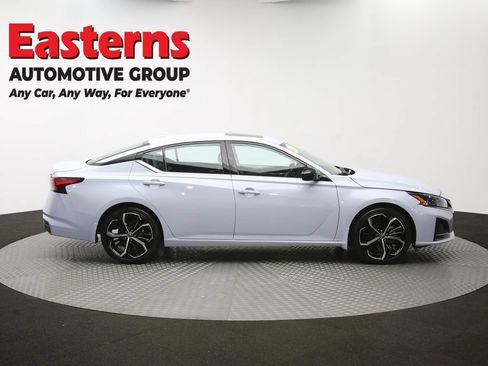 Used 2023 Nissan Altima 2.5 SR w/ SR Premium Package FWD image 46