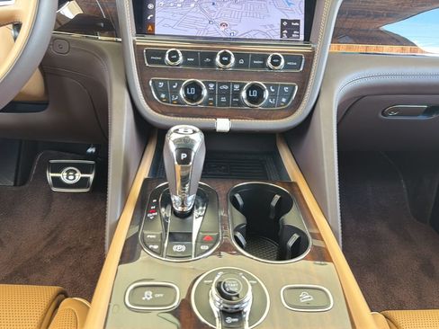 Certified 2023 Bentley Bentayga AWD/4WD image 20