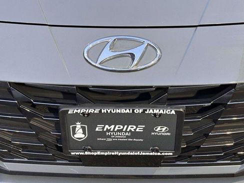 Used 2023 Hyundai Elantra Limited w/ Cargo Package FWD image 7