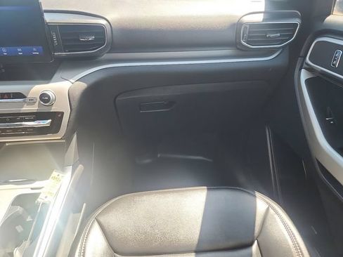 Used 2022 Ford Explorer XLT w/ Equipment Group 202A AWD/4WD image 11