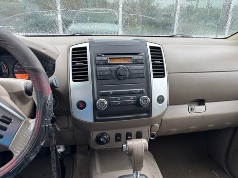 Used 2011 Nissan Frontier SV AWD/4WD image 12