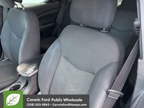 Used 2012 Dodge Avenger SE image 22