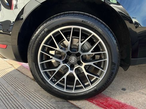 Used 2017 Porsche Macan S image 9