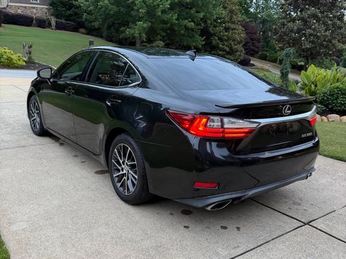 Used 2016 Lexus ES 350 w/ Luxury Package w/Wood Trim FWD image 8