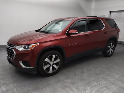 Used 2018 Chevrolet Traverse LT FWD image 2