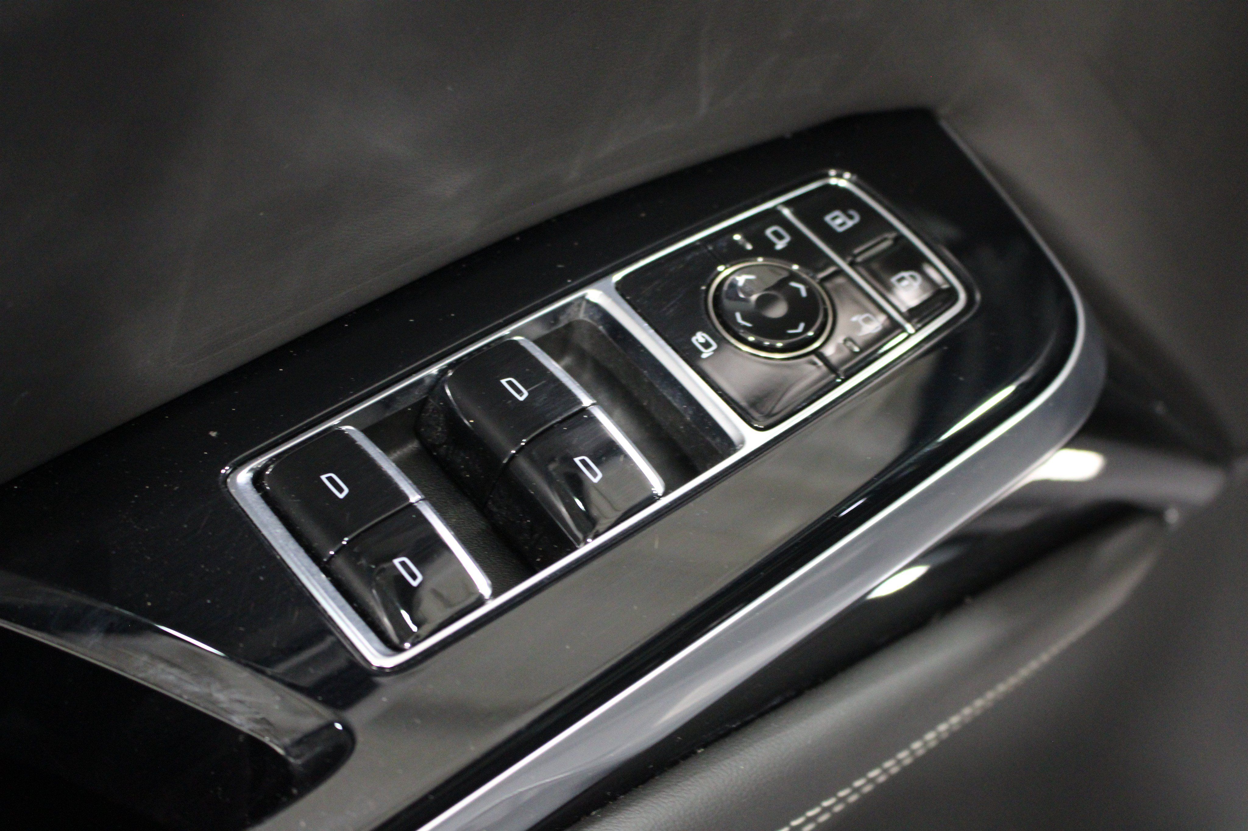 Certified 2025 Cadillac Escalade V AWD/4WD image 7