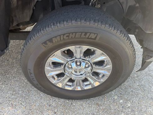 Used 2019 Ford F250 XLT w/ XLT Premium Package AWD/4WD image 21