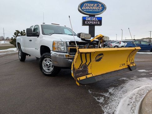 Used 2013 Chevrolet Silverado 2500 W/T w/ Snow Plow Prep Package image 2