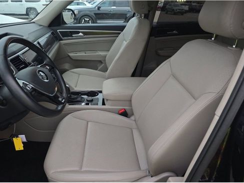 Used 2019 Volkswagen Atlas SEL R-Line image 11