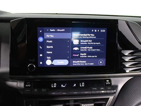 Used 2025 Toyota Camry SE FWD image 14