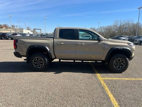 Used 2023 Chevrolet Colorado ZR2 AWD/4WD image 9