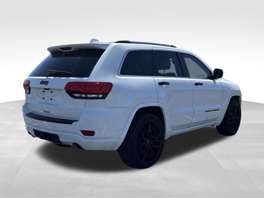 Used 2018 Jeep Grand Cherokee Overland AWD/4WD image 6