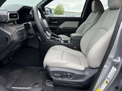 Used 2026 Toyota Tacoma Limited AWD/4WD image 20
