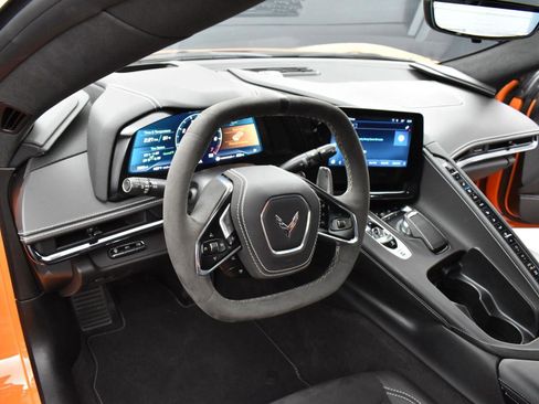 Used 2024 Chevrolet Corvette Stingray Premium Conv w/ Z51 Performance Package RWD image 14
