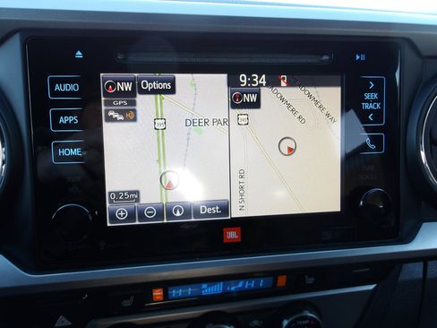 Used 2016 Toyota Tacoma Limited w/ Towing Package image 19